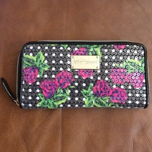 Betsey Johnson zip around wallet clutch