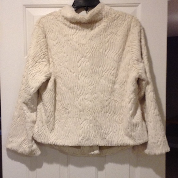 Beautiful Patagonia cream colored jacket - Picture 3 of 4