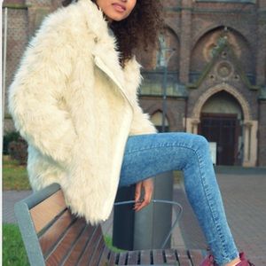 White Fur Coat ❌TRADED❌
