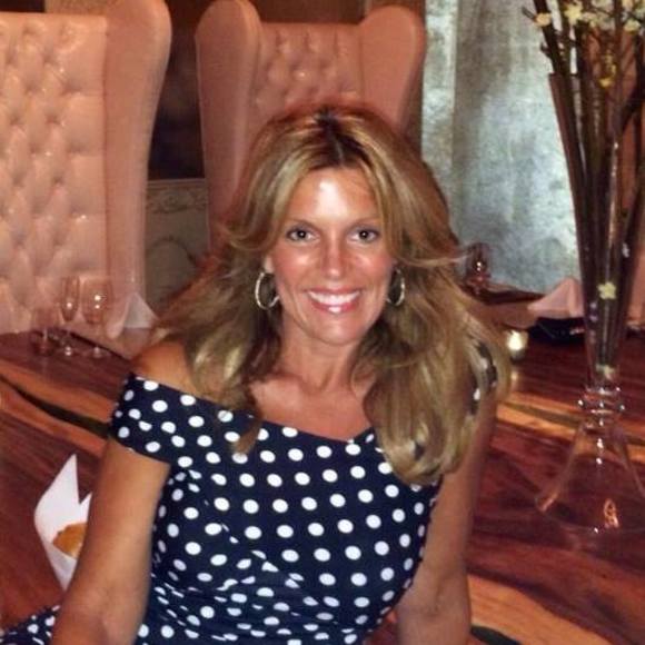 Meet your Posher, Dina