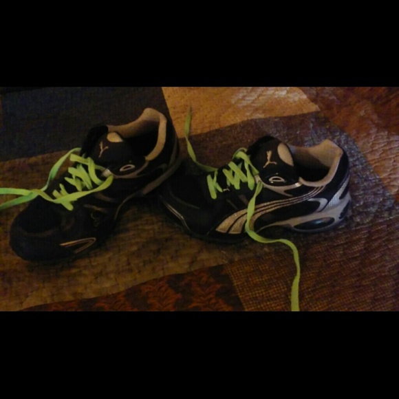 Puma shoe size 6 girls