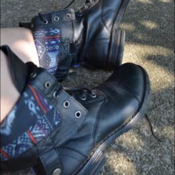 Madden girl combat boots. Adjustable height