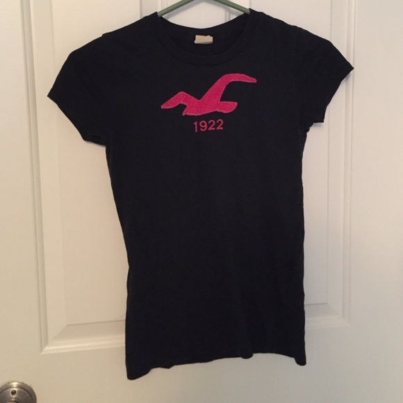 Hollister tee