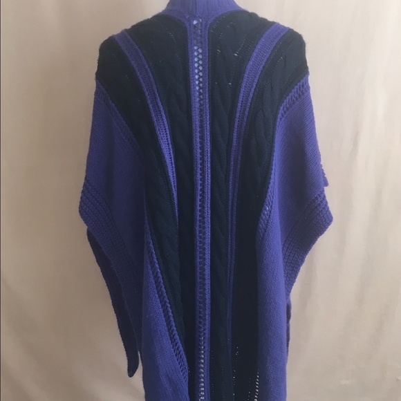 🚫SOLD🚫Shrug - Picture 3 of 3