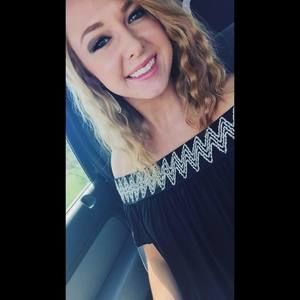 Meet your Posher, Danyelle