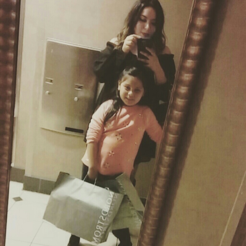 Meet your Posher, Ana