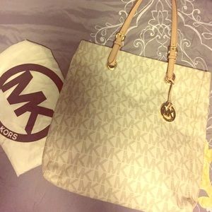 Michael Kors Tote