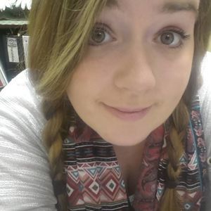 Meet your Posher, Caitlin