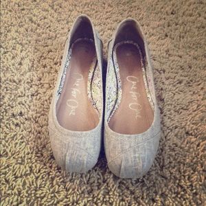 TOMS ballet flat