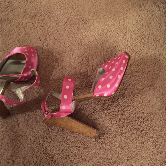 Size 9M Hot Pink Polka Dot Heels