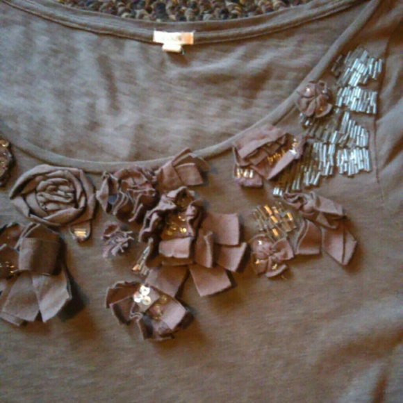 3🌟 Items for $20! J.Crew Embellished Floral Top - Picture 2 of 3