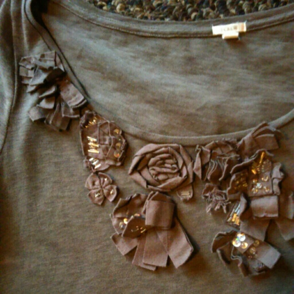 3🌟 Items for $20! J.Crew Embellished Floral Top - Picture 3 of 3