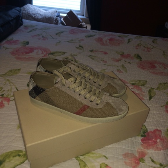 Burberry Sneakers ‼️ - Picture 1 of 4