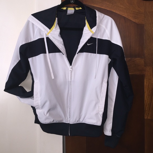 Lined athletic windbreaker