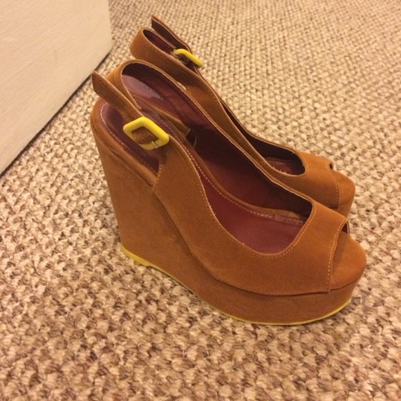 Platform sandals - Picture 2 of 4