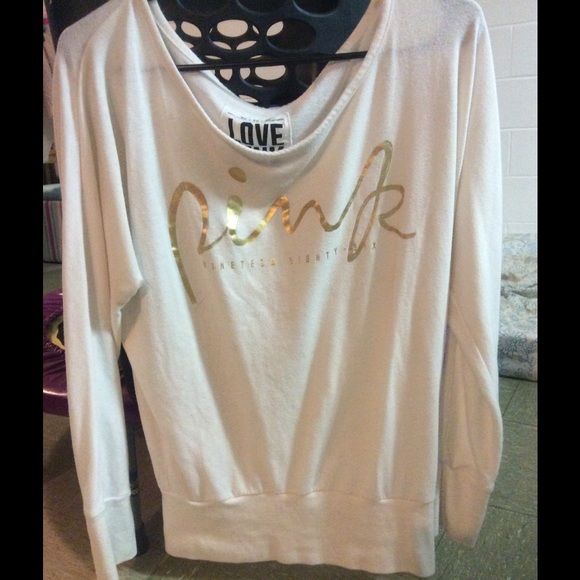 Vs wide neck top
