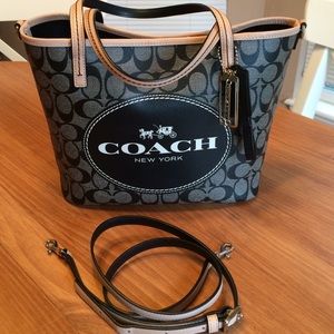 Like new coach arm/cross body handbag