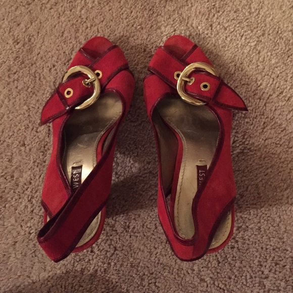 Size 9M Gently Used Red Heels with Gold Buckle