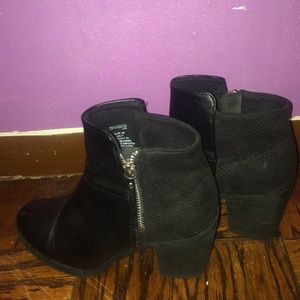 Cute black booties!