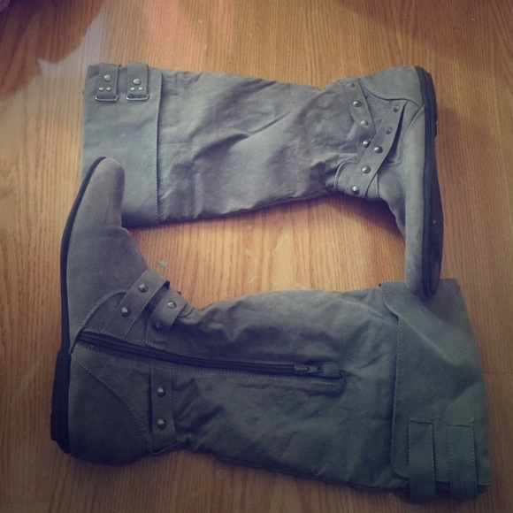 Simple grey studded fall boots