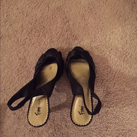 Size 9 Super Cute Open Toed Heels.