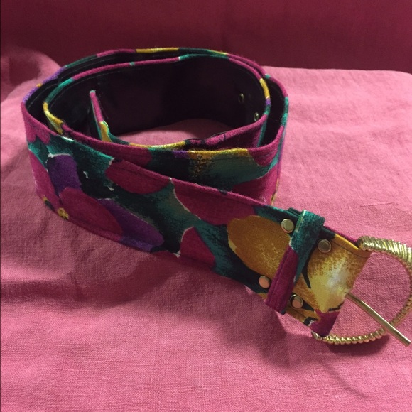 Floral Belt - Picture 1 of 2