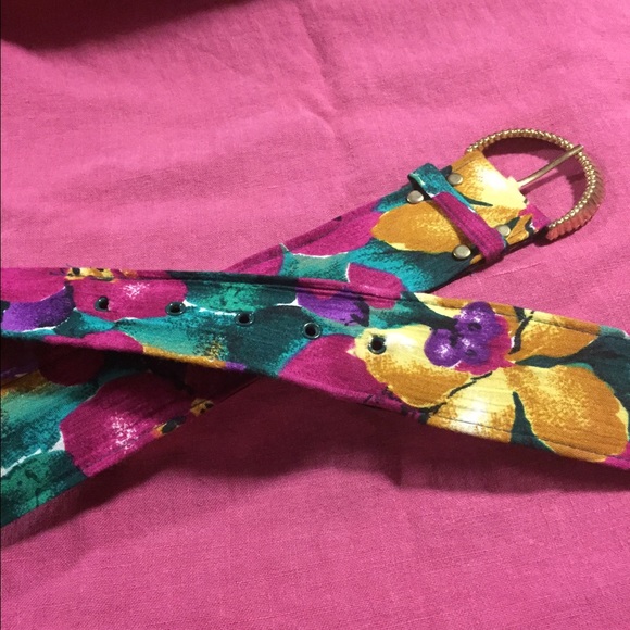 Floral Belt - Picture 2 of 2
