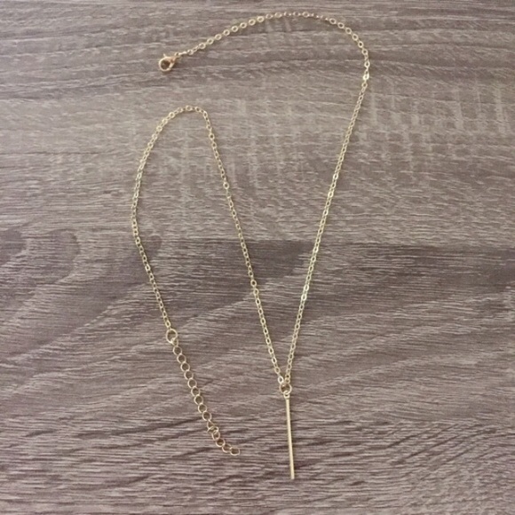 Gold minimal style bar necklace - Picture 2 of 3