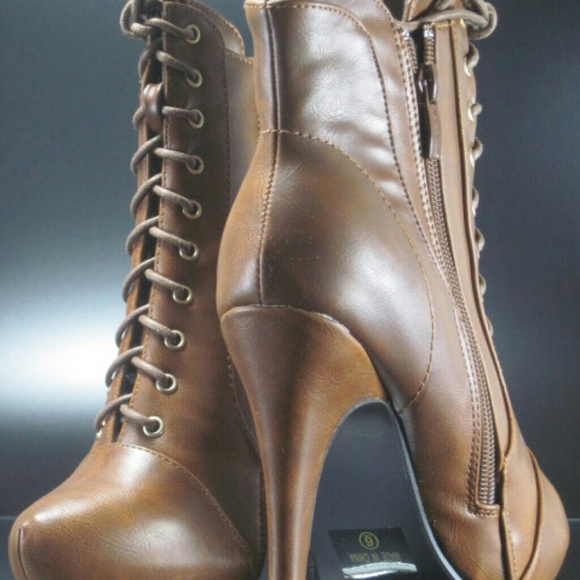 Women lace up high heel booties - Picture 2 of 4