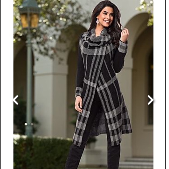 Sweaters - Plaid cardigan