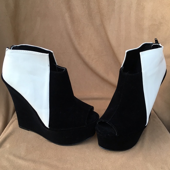 NEW Platform Black & White peep-toe shoes! - Picture 1 of 4
