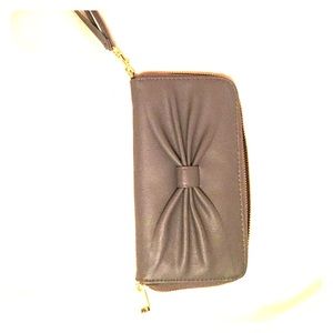 Gray bow wallet/ wristlet
