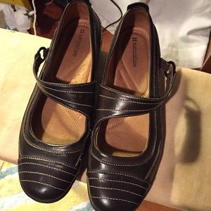 Brown leather Naturalizer Flats