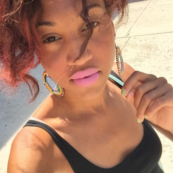 Meet your Posher, Aysha