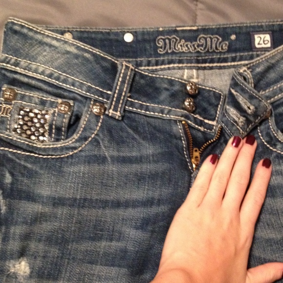 Miss Me Jeans, Size 27, Distressed Style Denim - Picture 2 of 4
