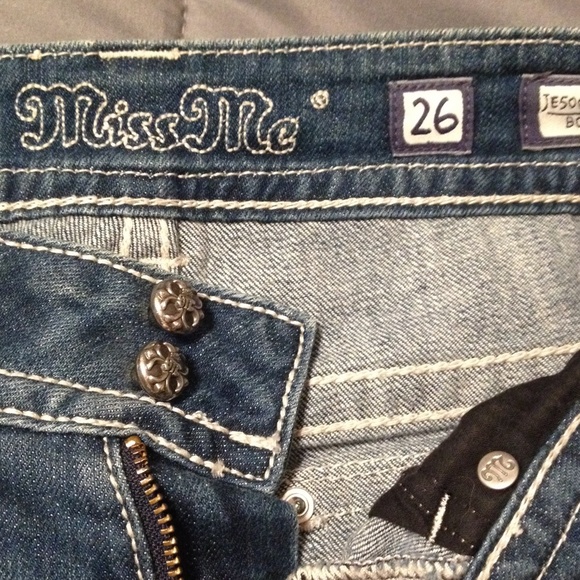 Miss Me Jeans, Size 27, Distressed Style Denim - Picture 3 of 4