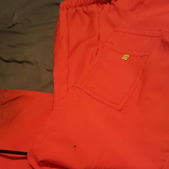 Scrub set - Picture 2 of 2