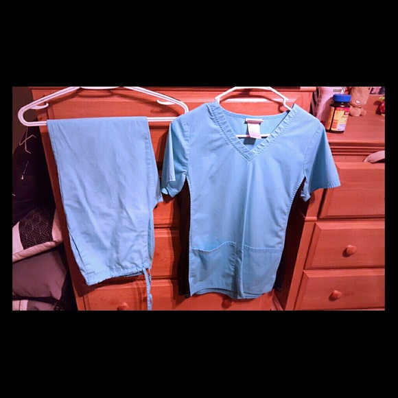 Scrub set