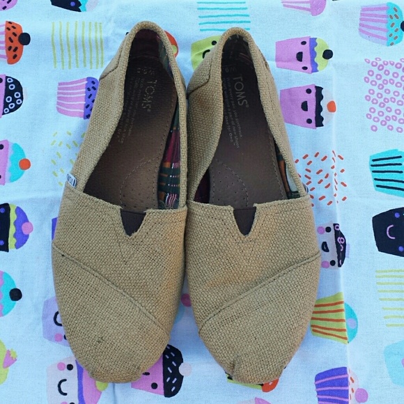 Toms