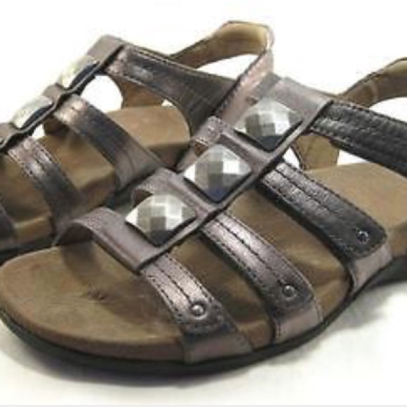 Taos size 10 Cleopatra / pewter sandals