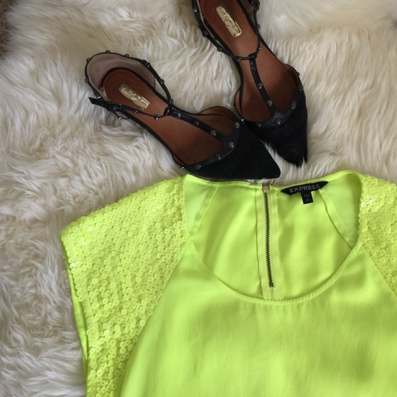 Express Tops - Vibrant sparkle top🌟