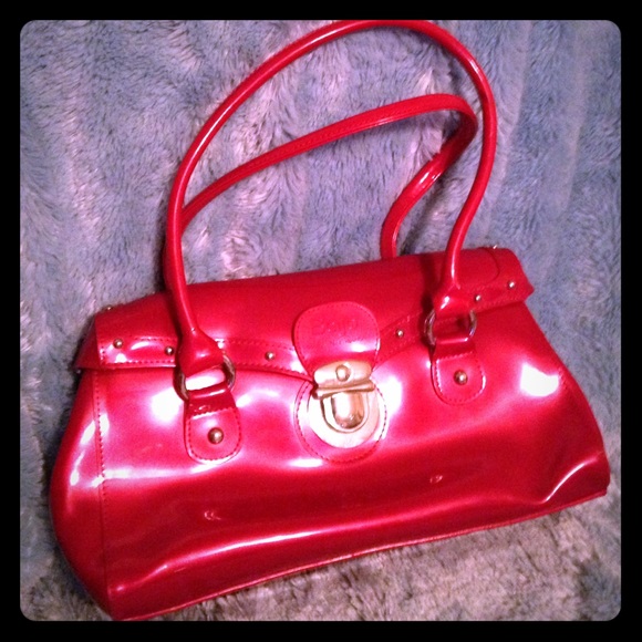 ⬇️Deep Red Beijo Purse⬇️