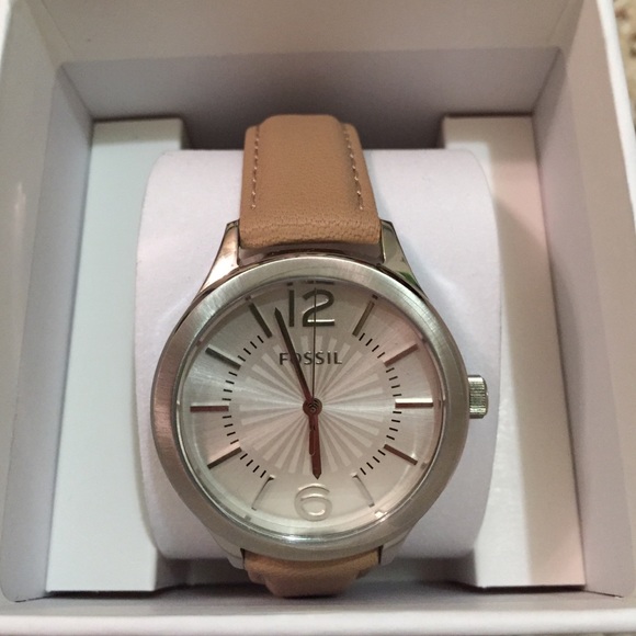 Fossil Accessories - Tan leather fossil watch