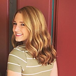 Meet your Posher, Courtney