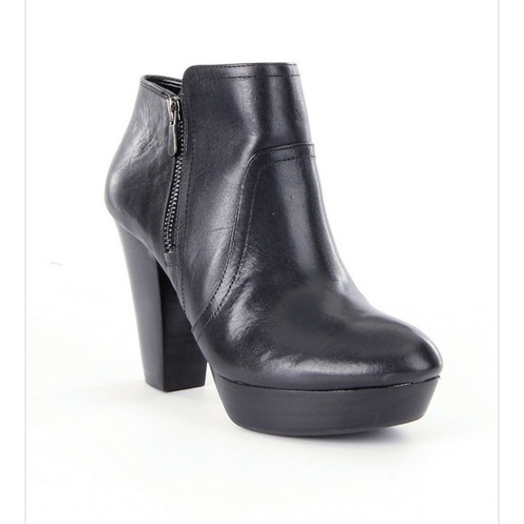 Gianni Bini black ankle Bootie NIB size 8