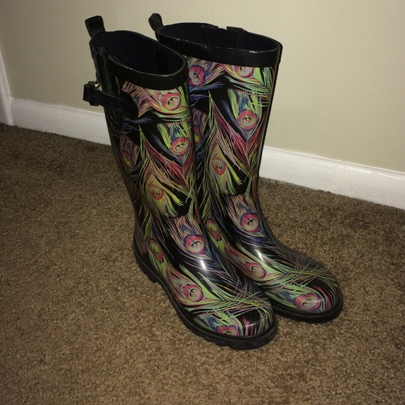 peacock rain boots
