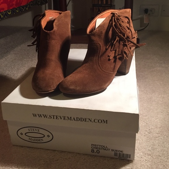 Steve Madden Shoes - Steve Madden Pisttoll fringe ankle bootie