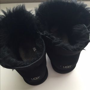 Ugg Mini Bailey Button