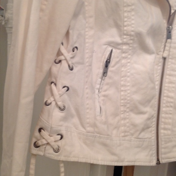 Jacket - Picture 2 of 4