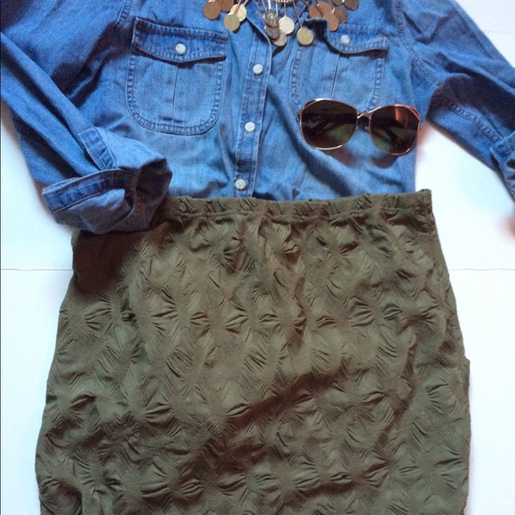 Light and classic skirt